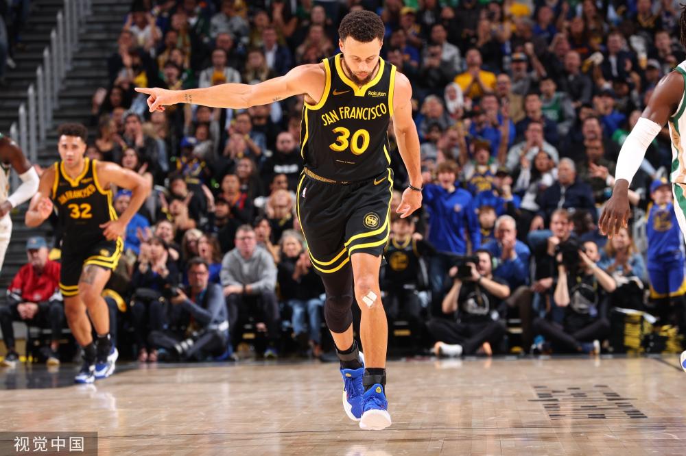 一个举足轻 一个举足轻