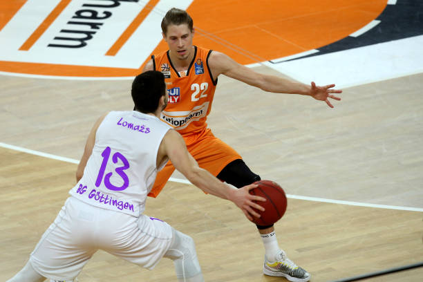 中了不少三 中了不少三